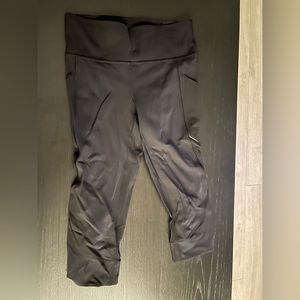 Cropped lululemon leggings with pockets